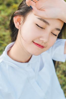 王局长把乳罩解开吃胸的动态图